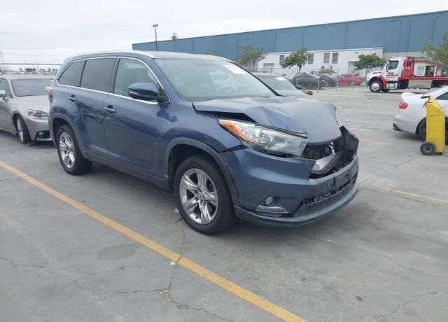 2014 TOYOTA Highlander