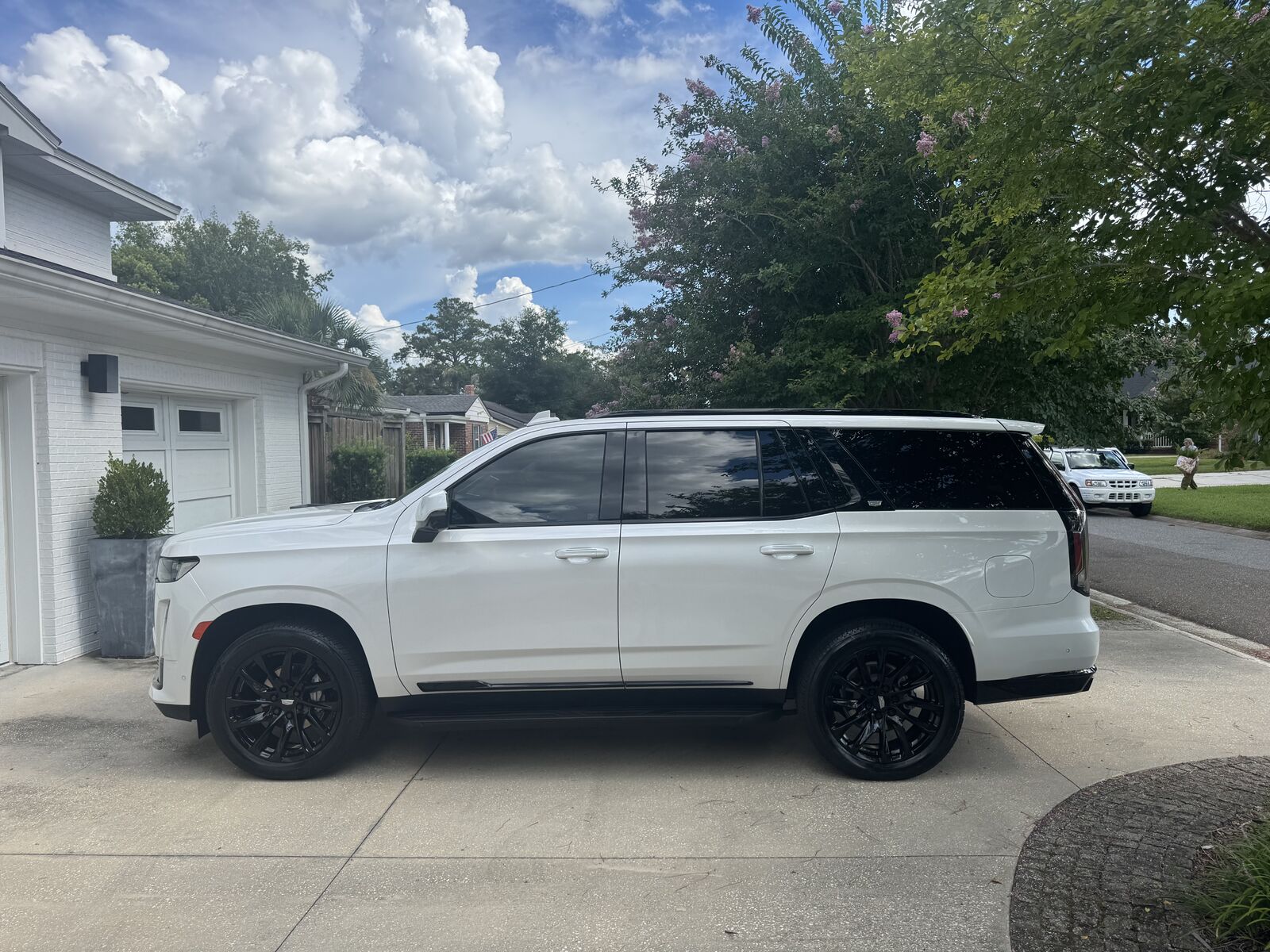 2023 CADILLAC Escalade