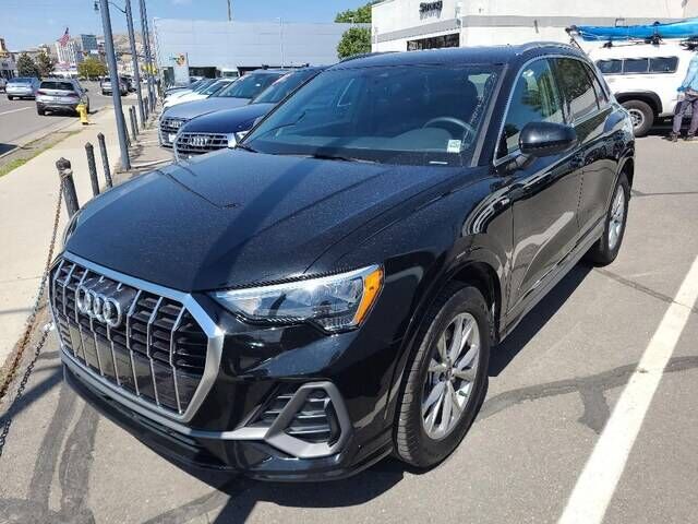 2022 AUDI Q3
