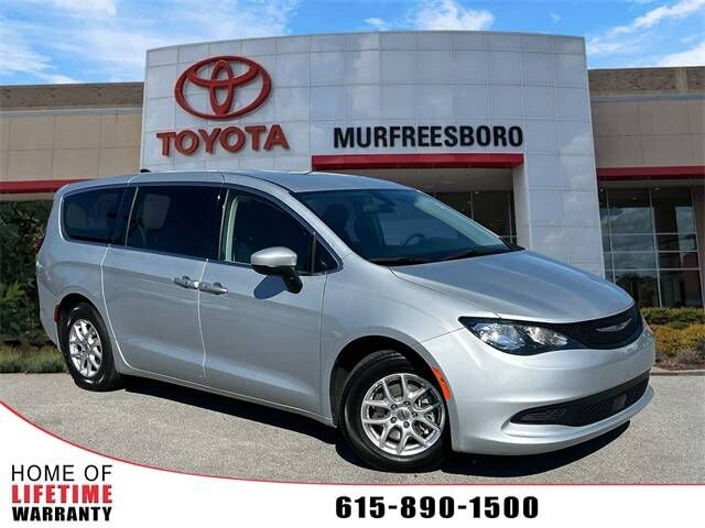 2022 CHRYSLER Voyager