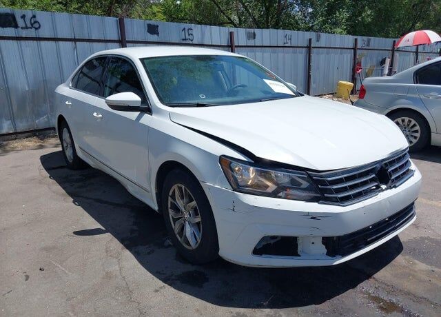 2017 VOLKSWAGEN Passat