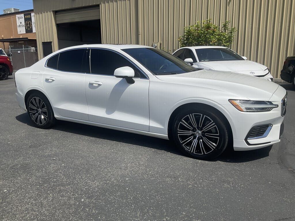 2021 VOLVO S60