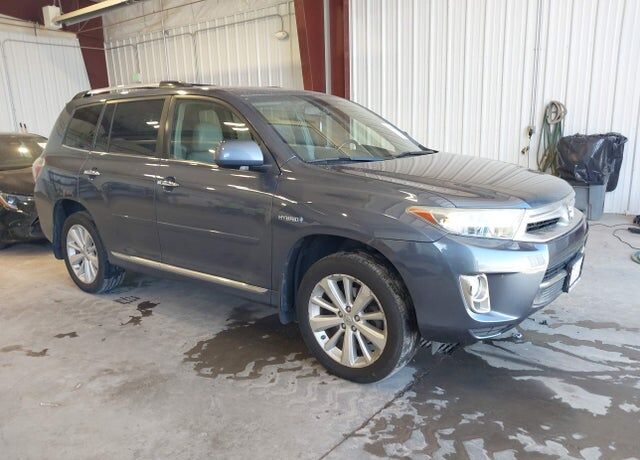 2013 TOYOTA Highlander