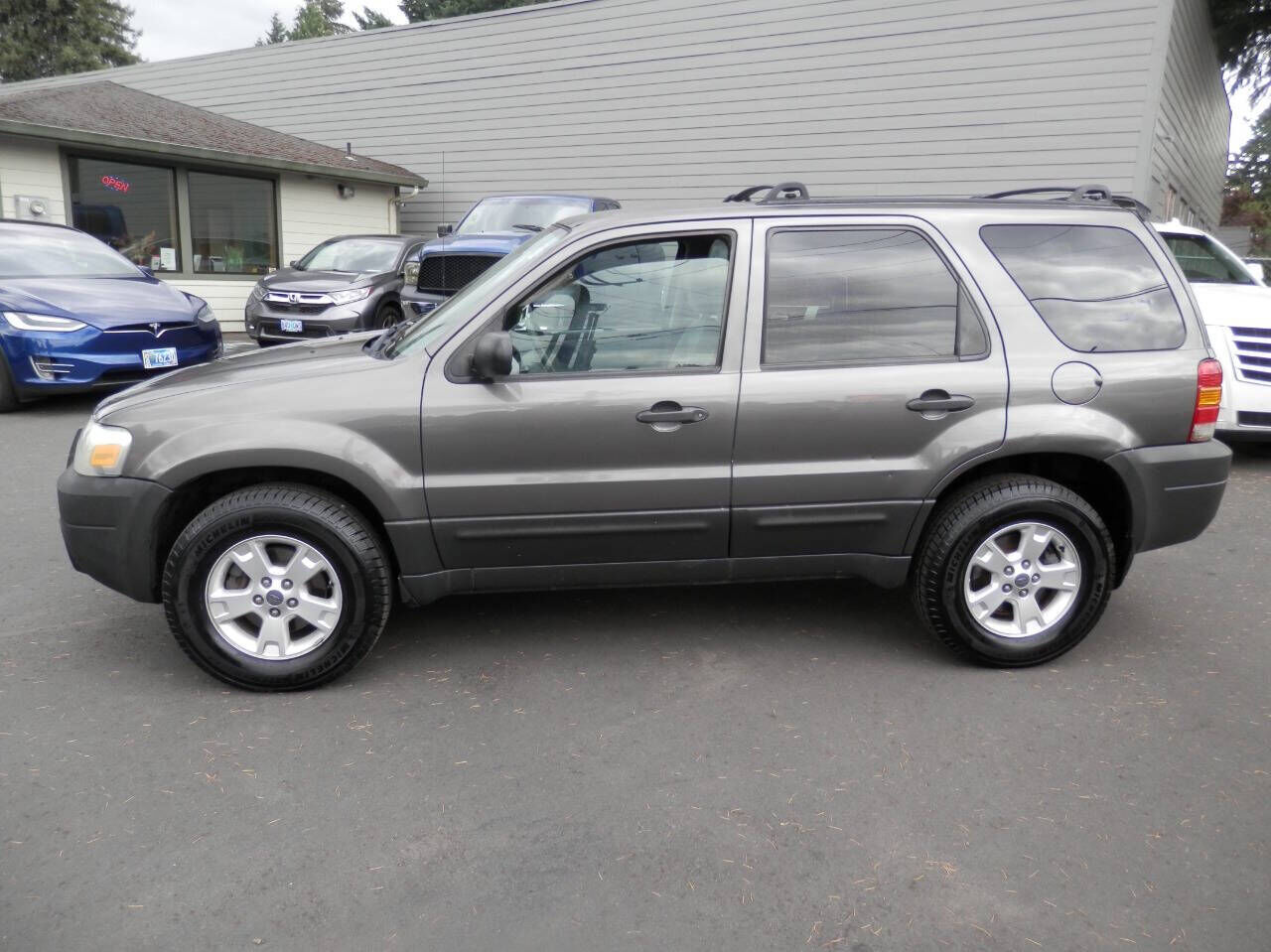 2005 FORD Escape