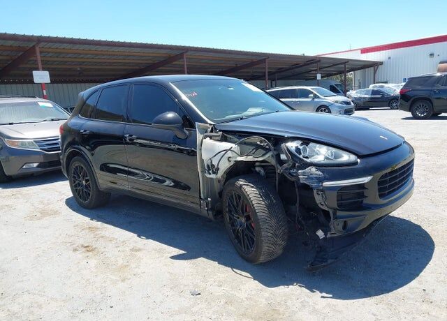 2017 PORSCHE Cayenne