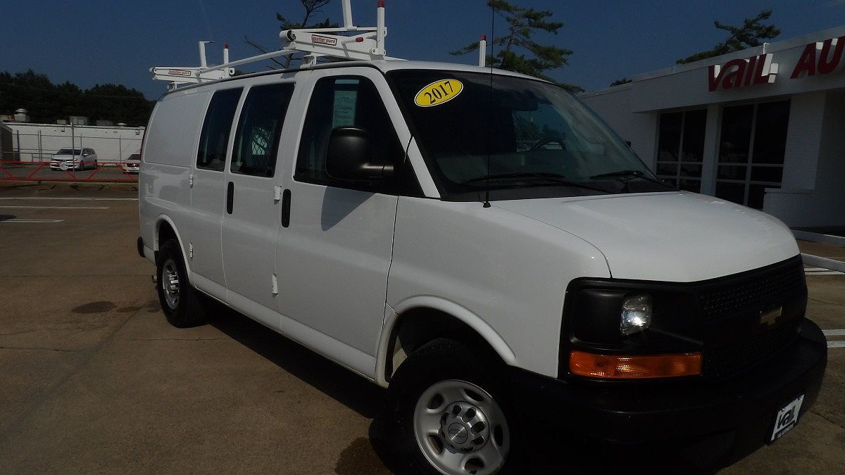 2017 CHEVROLET Express