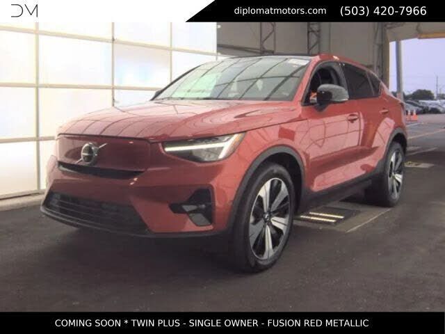 2023 VOLVO C40