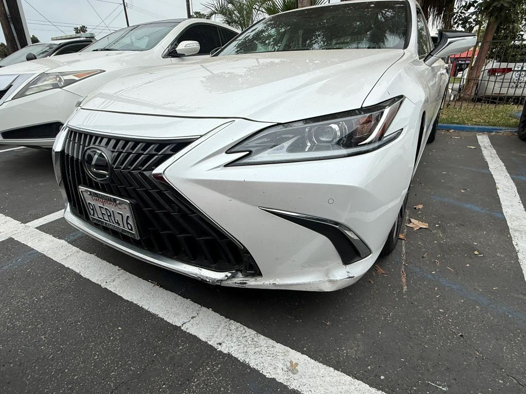 2024 LEXUS ES