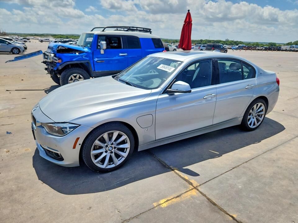 BMW 330e