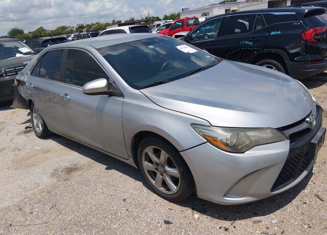 2015 TOYOTA Camry