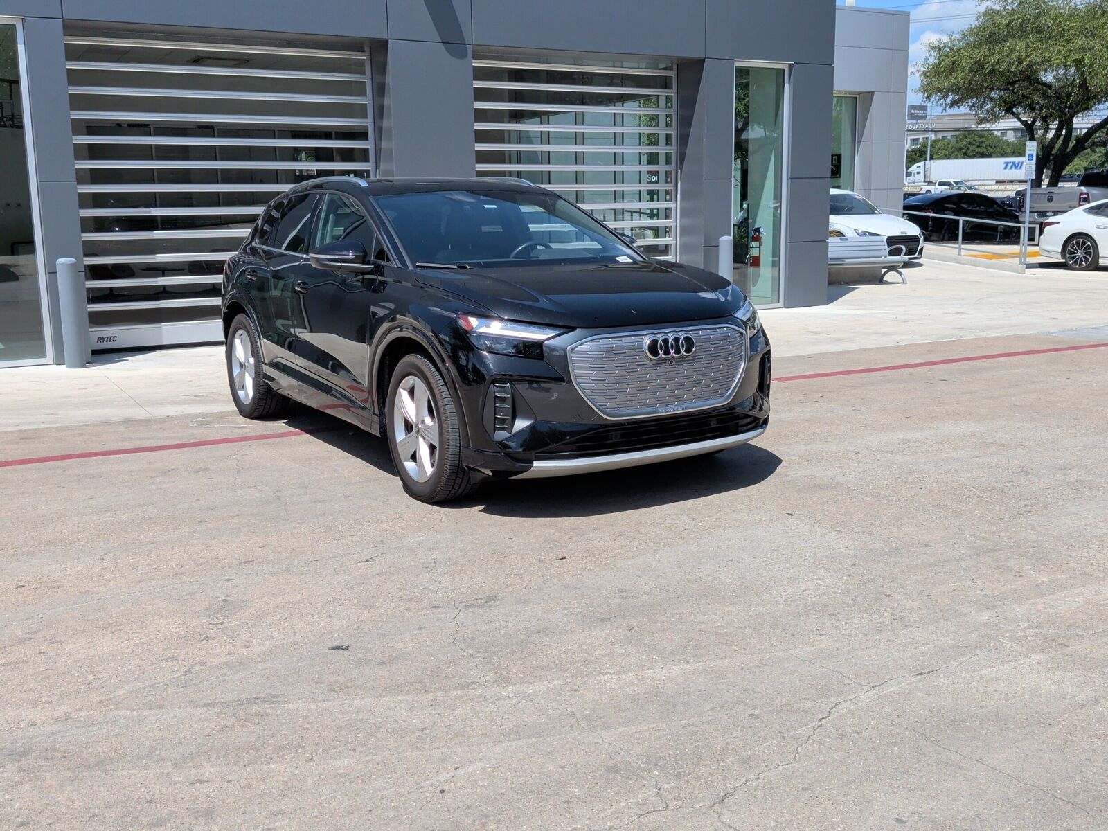 2022 AUDI Q4