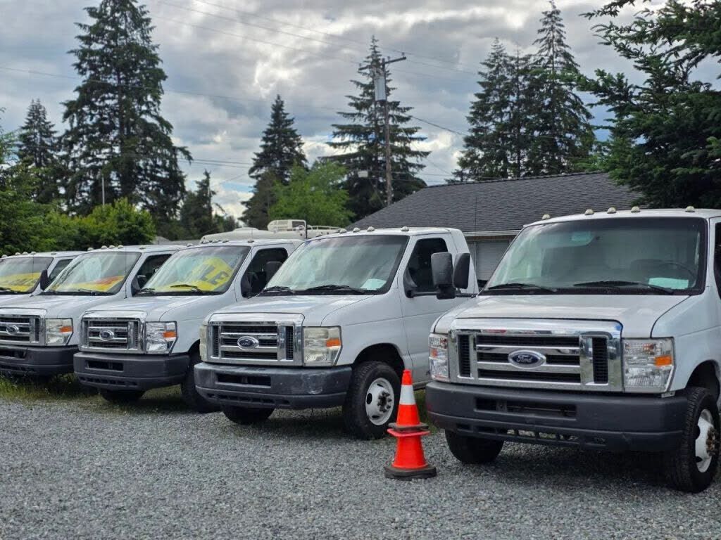 2011 FORD E-450