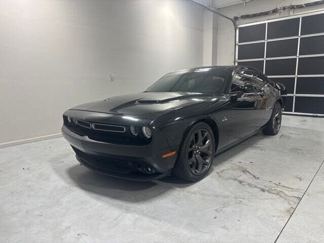 2017 DODGE Challenger