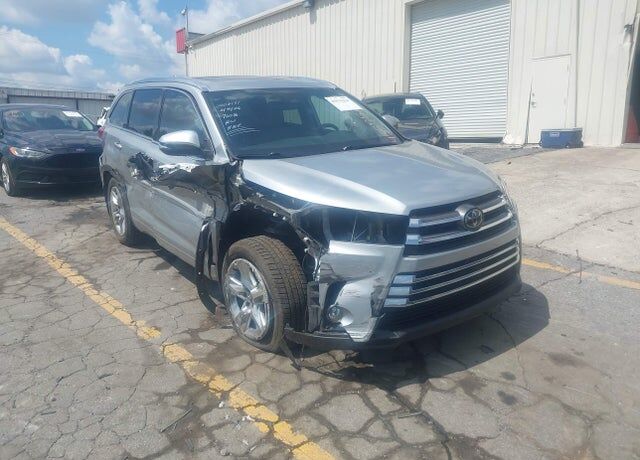 2018 TOYOTA Highlander