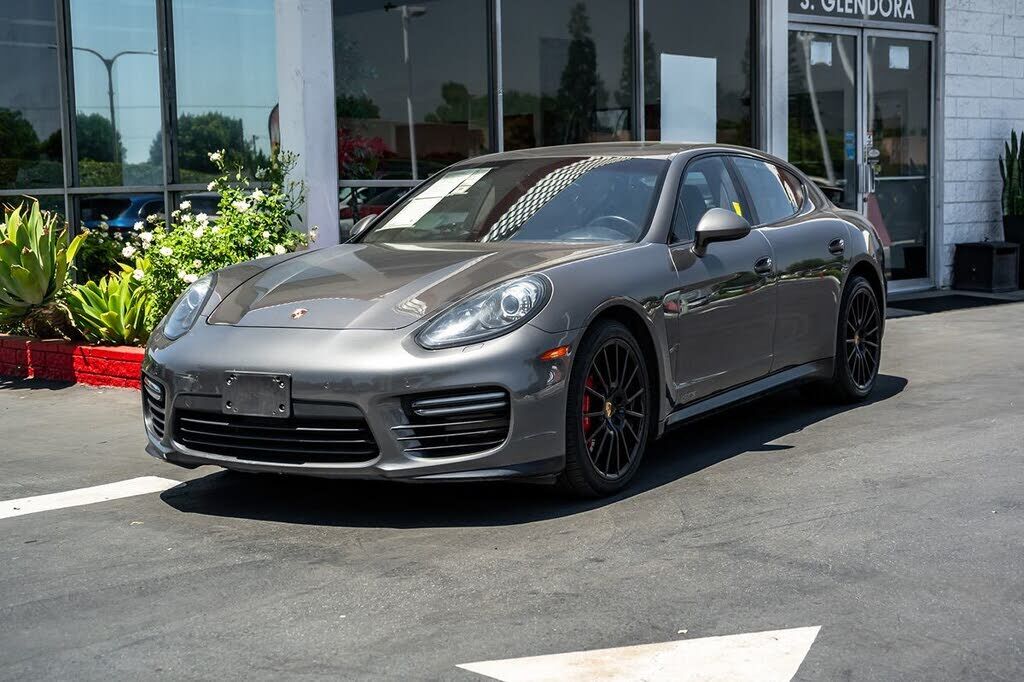 2016 PORSCHE Panamera