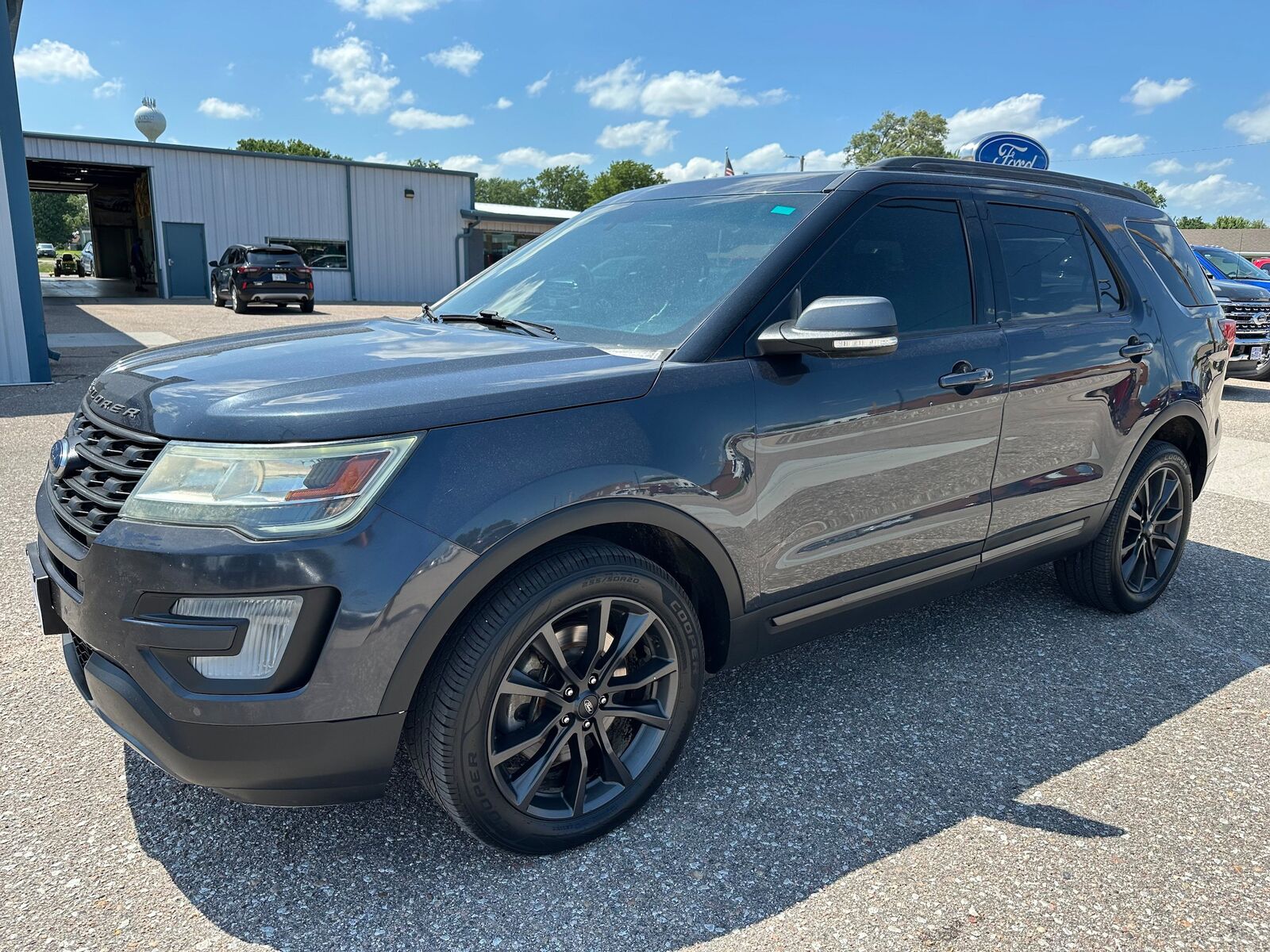 2017 FORD Explorer