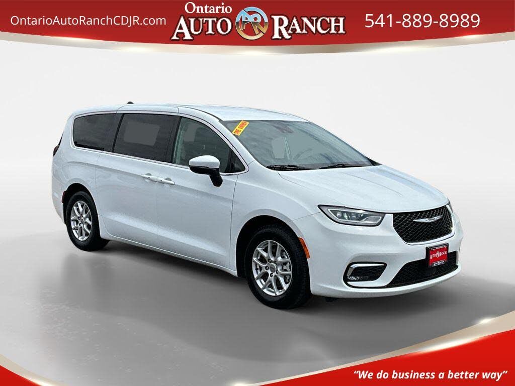 2023 CHRYSLER Pacifica