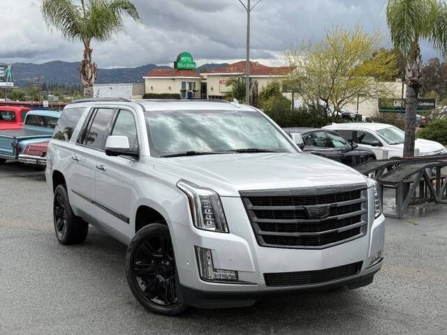 2019 CADILLAC Escalade ESV