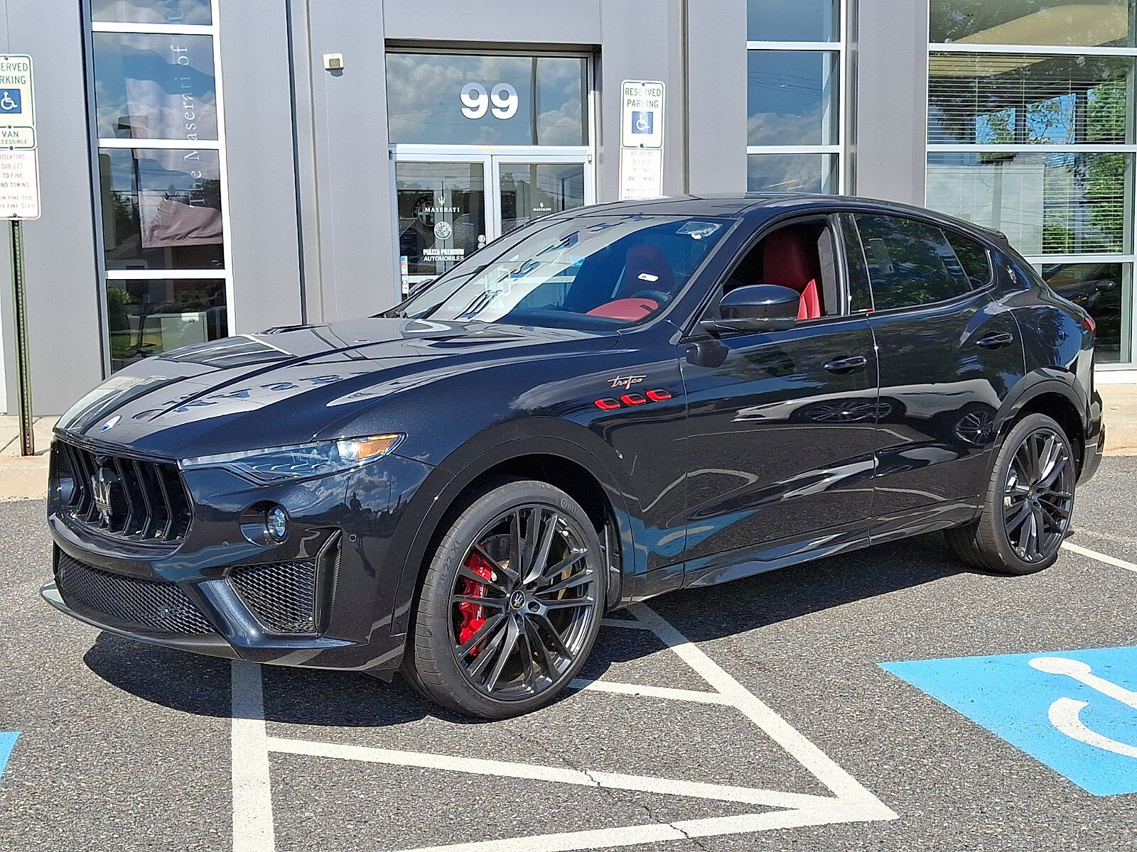 2023 MASERATI Levante