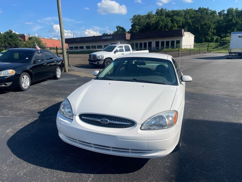 2003 FORD Taurus