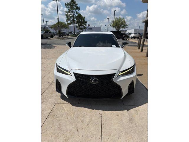 2023 LEXUS IS