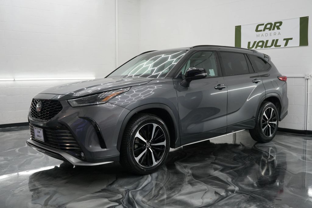 2021 TOYOTA Highlander