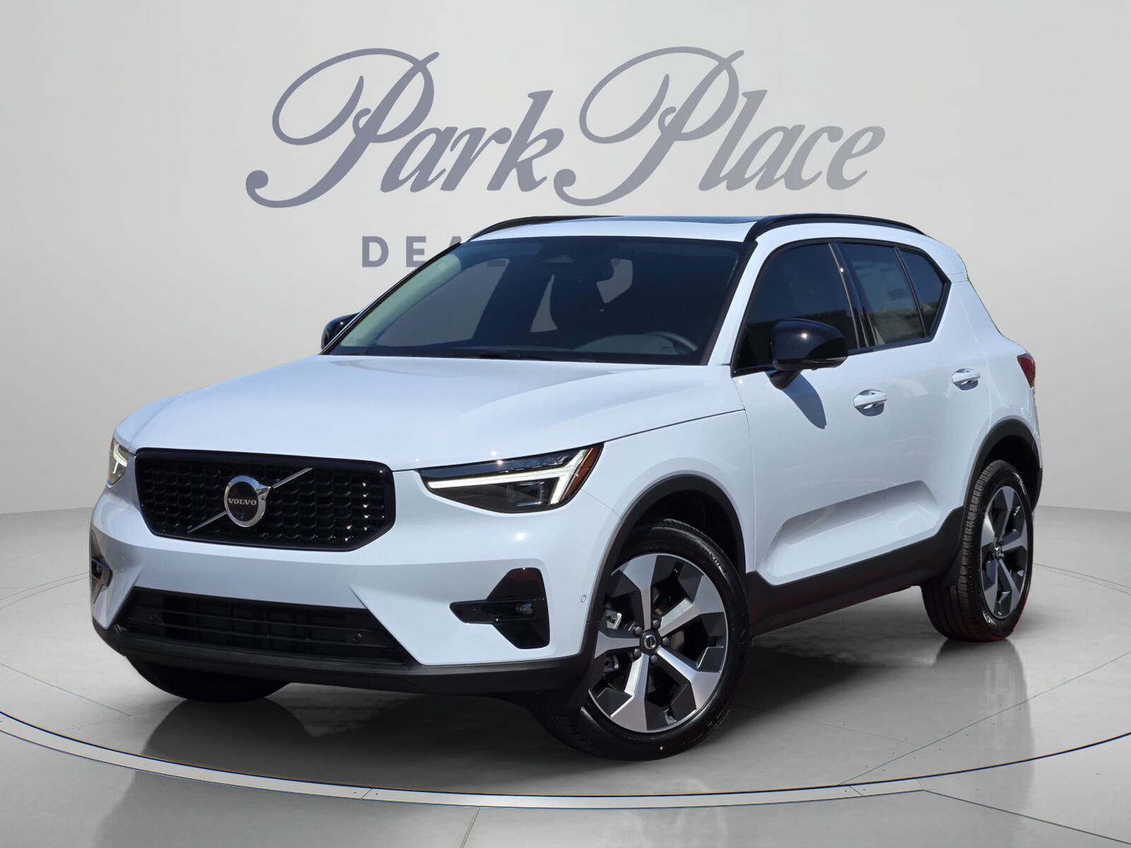 2026 VOLVO XC40