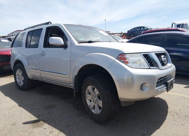 2011 NISSAN Pathfinder
