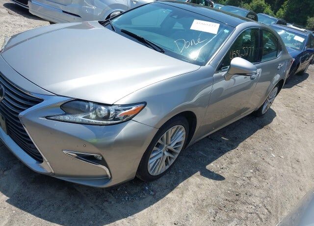 2016 LEXUS ES