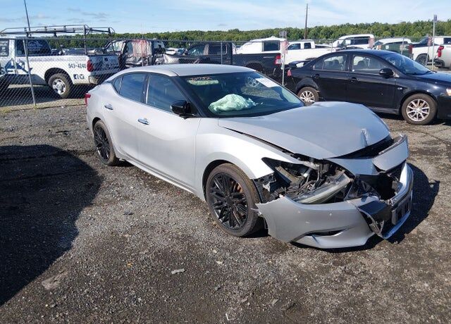 2016 NISSAN Maxima