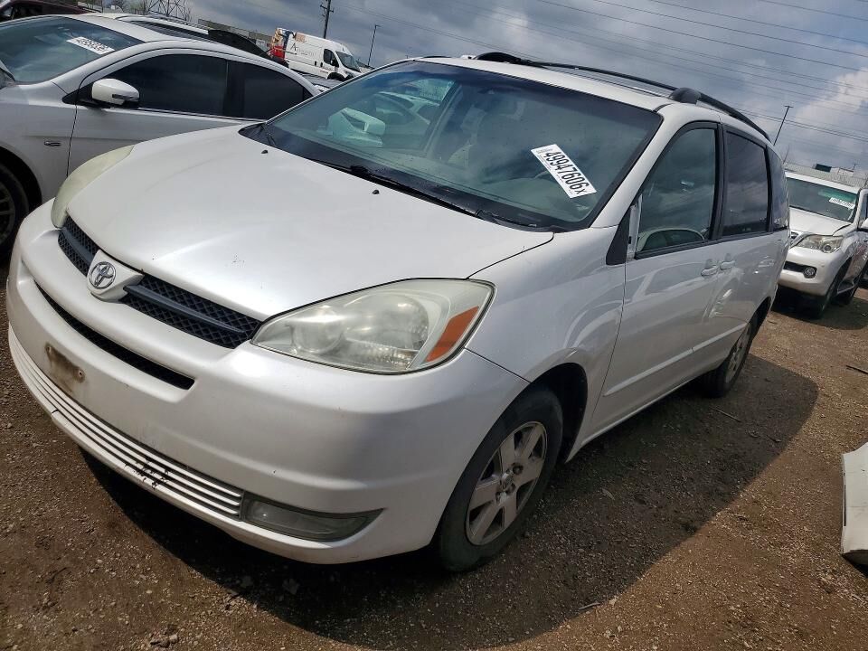 2004 TOYOTA Sienna