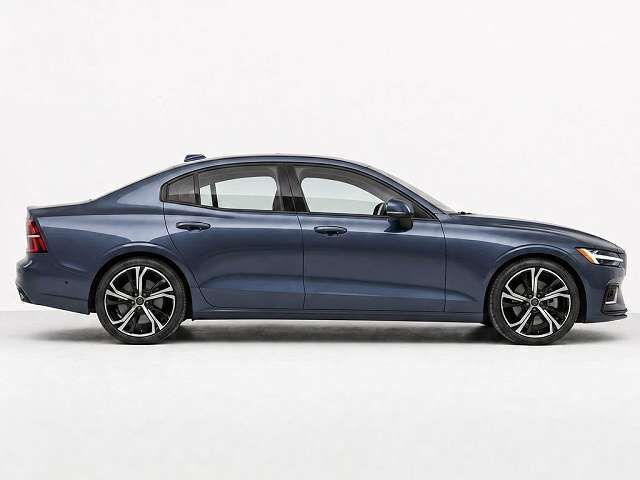 2024 VOLVO S60