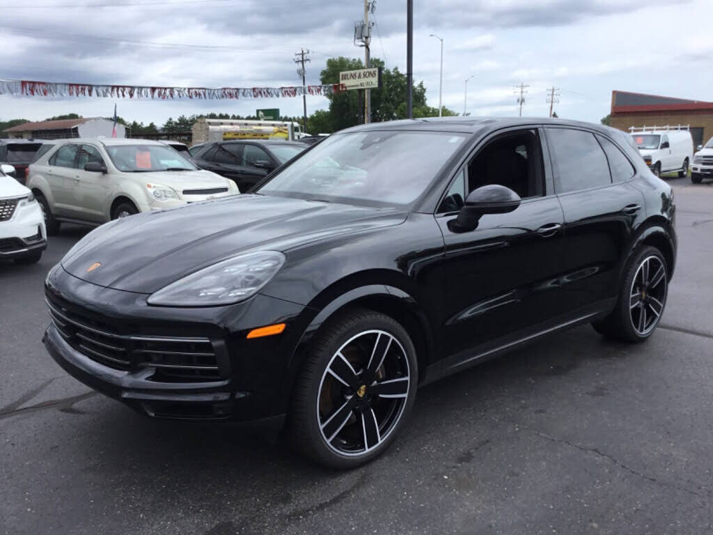 2023 PORSCHE Cayenne