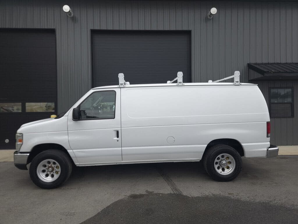 2013 FORD E-250