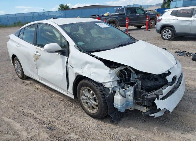 2016 TOYOTA PRIUS