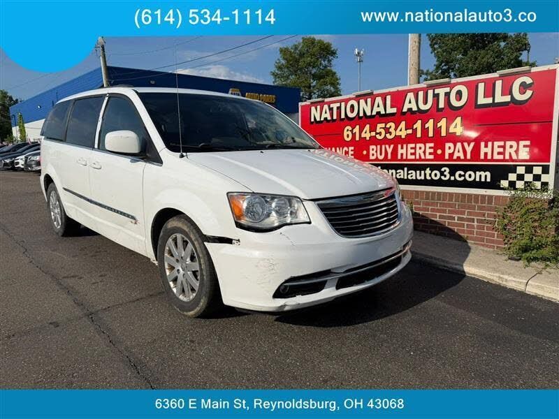 2015 CHRYSLER Town and Country