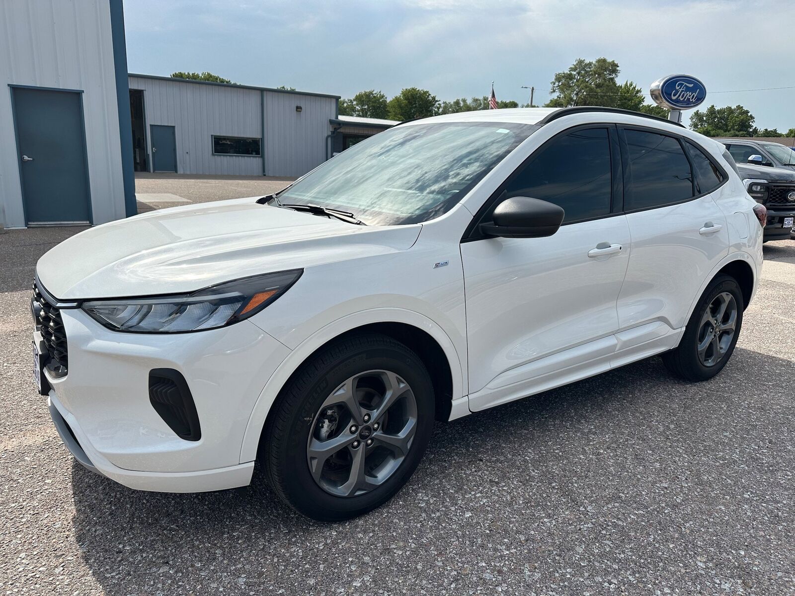 2024 FORD Escape
