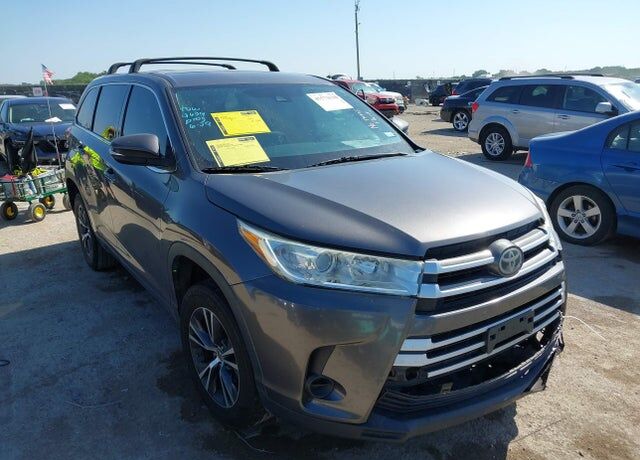 2017 TOYOTA Highlander