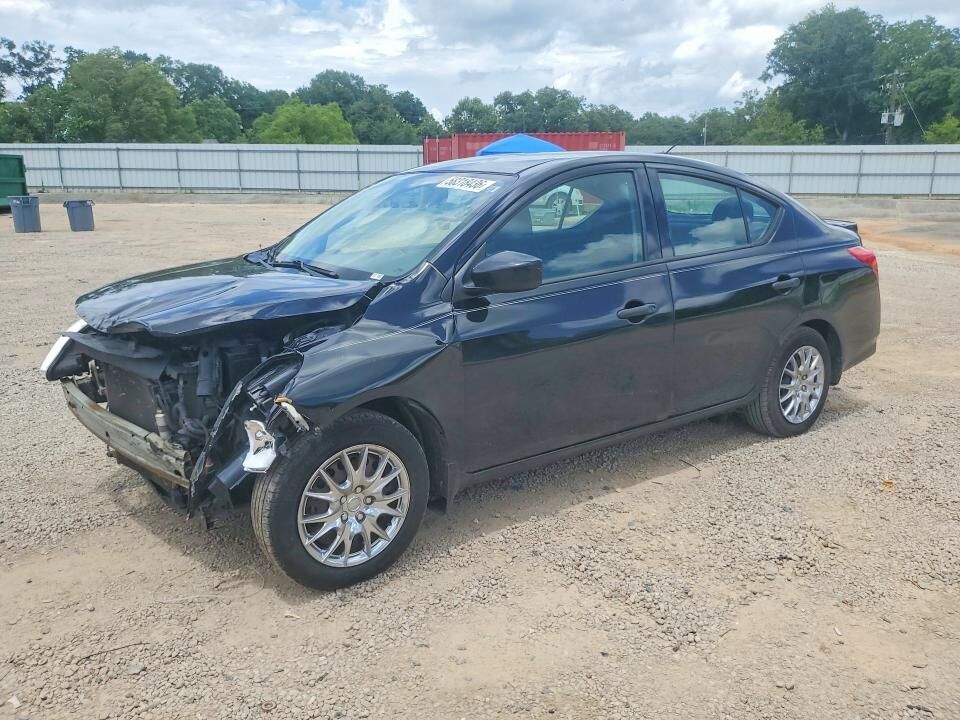 2017 NISSAN Versa