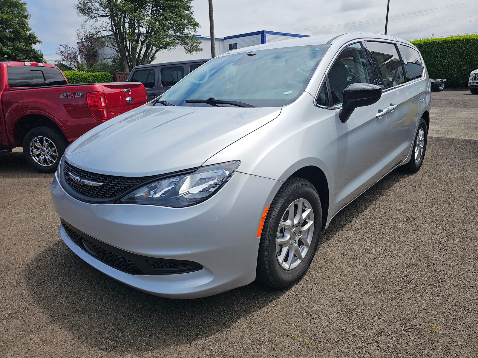 2024 CHRYSLER Voyager
