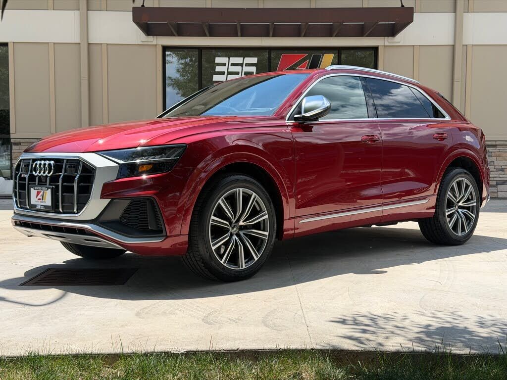 2022 AUDI SQ8