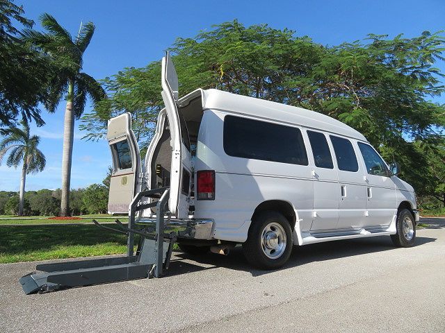 2013 FORD E-150