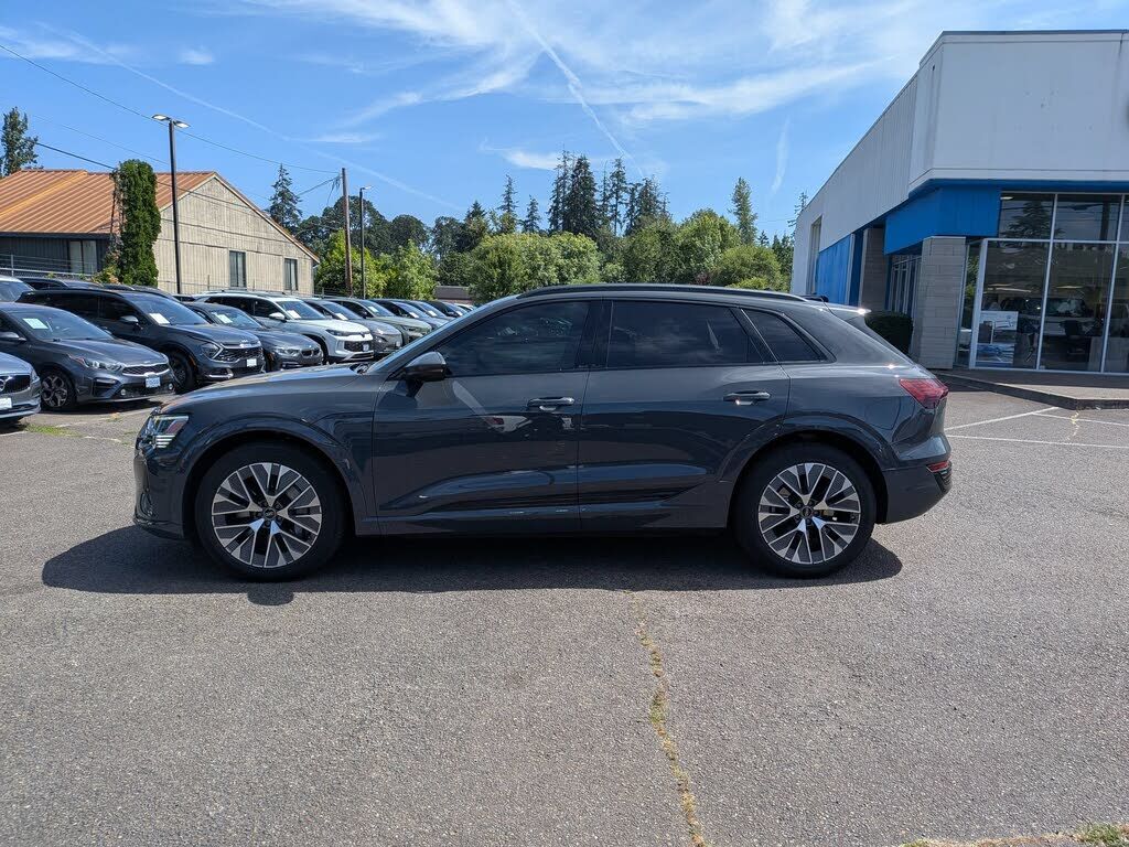 2024 Audi Q8