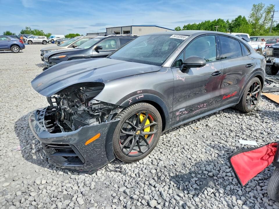 2024 PORSCHE Cayenne
