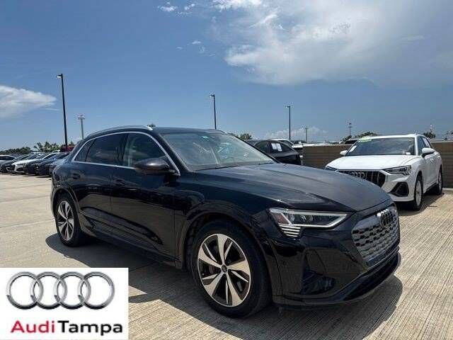 2024 AUDI Q8