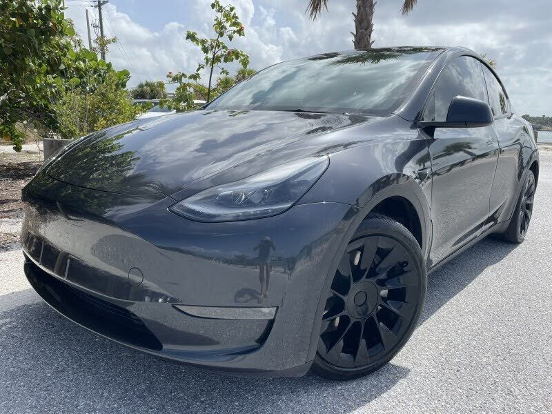 2024 TESLA Model Y