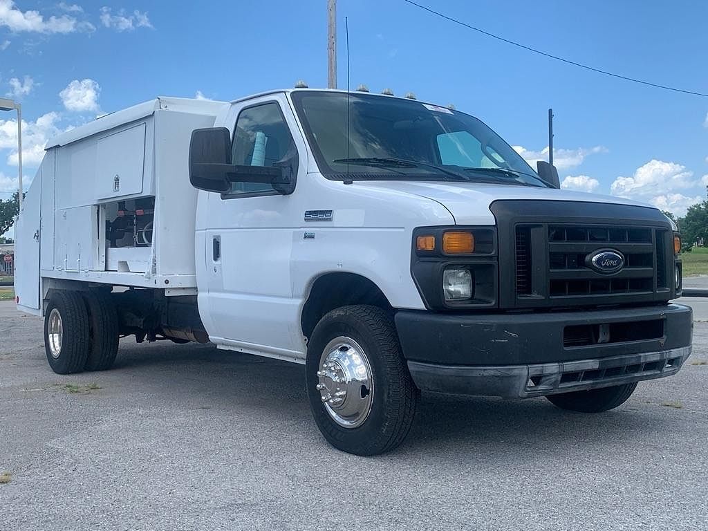 2011 FORD E-450