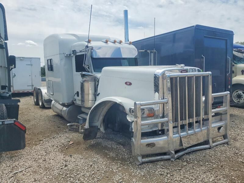 2014 PETERBILT 389