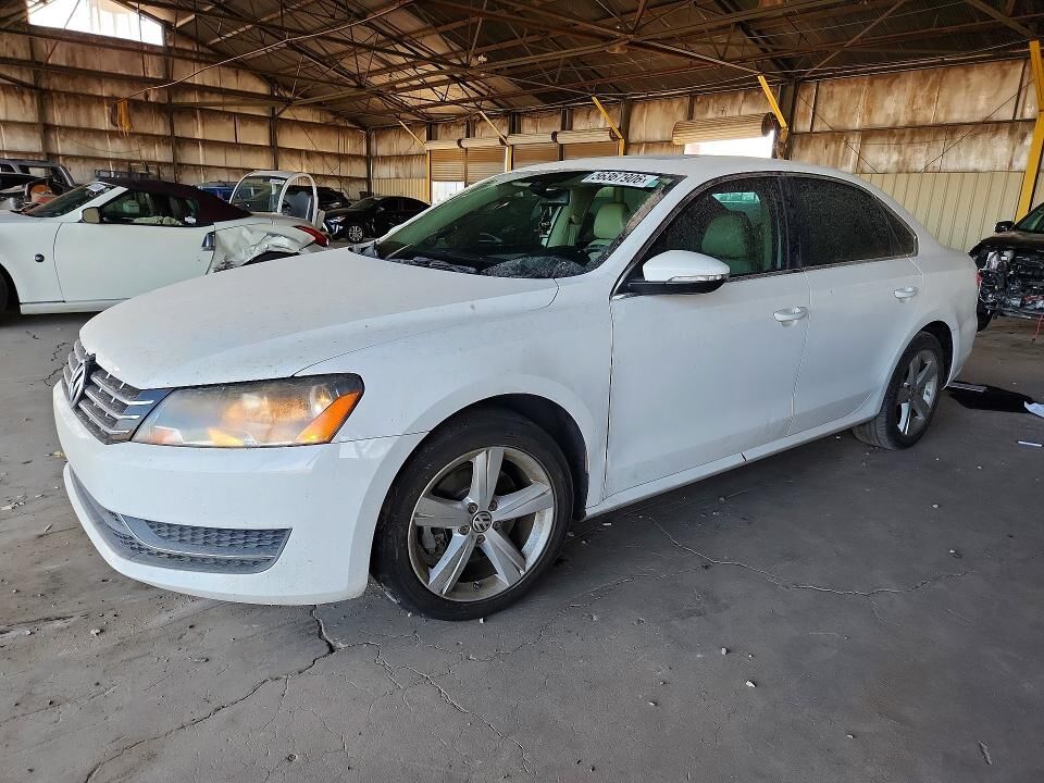 2012 VOLKSWAGEN Passat