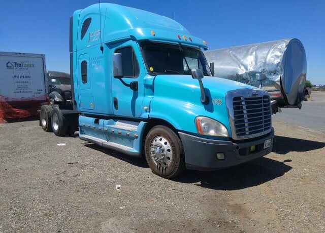 2013 FREIGHTLINER Cascadia